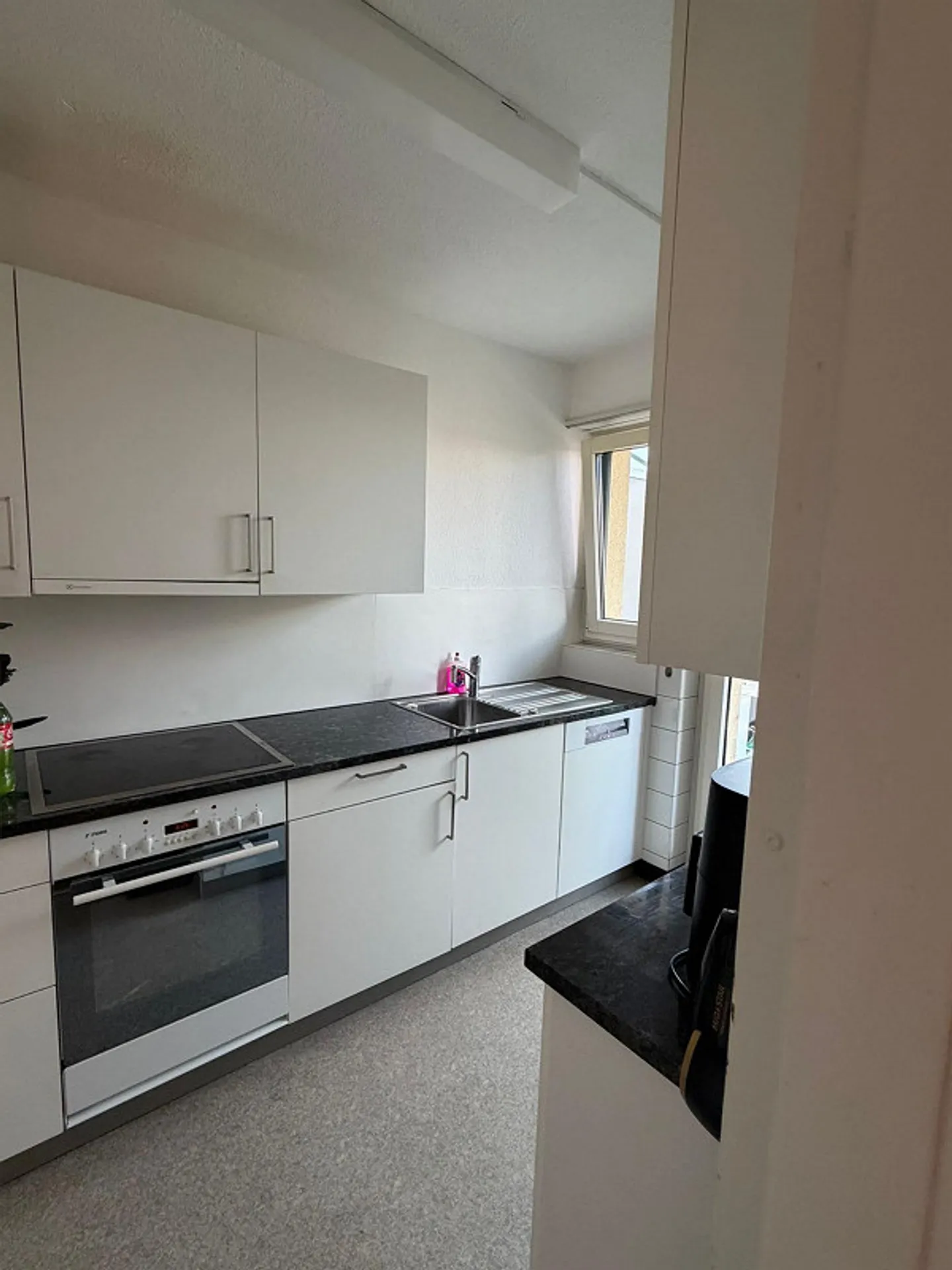 3 1/2-Zimmer-Wohnung 1. OG rechts - Photo 3 of 9