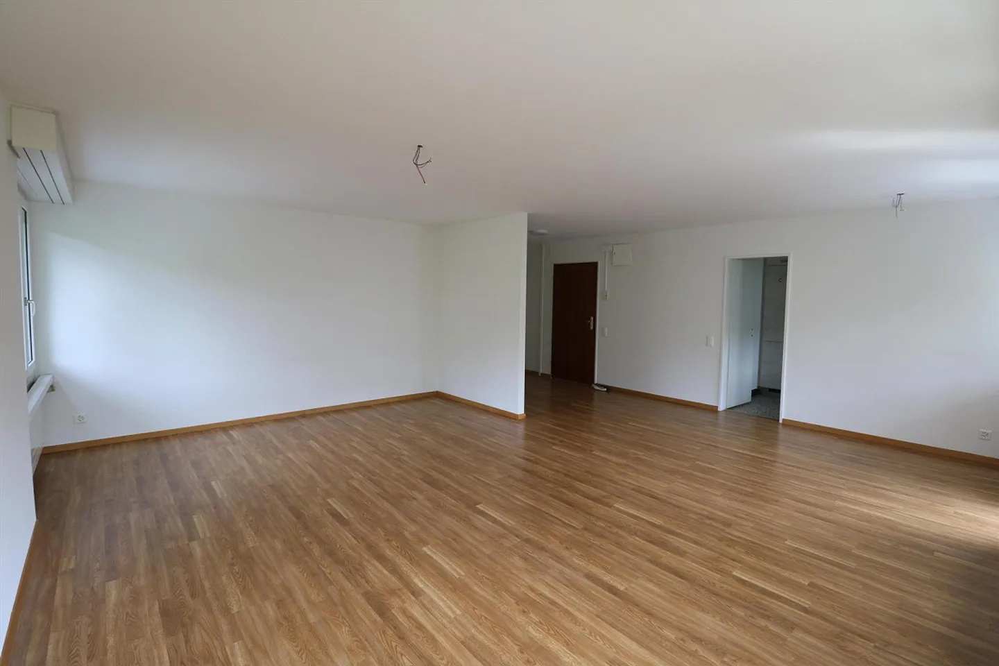 Helle 4-Zimmerwohnung mit Balkon - Foto 4 von 13