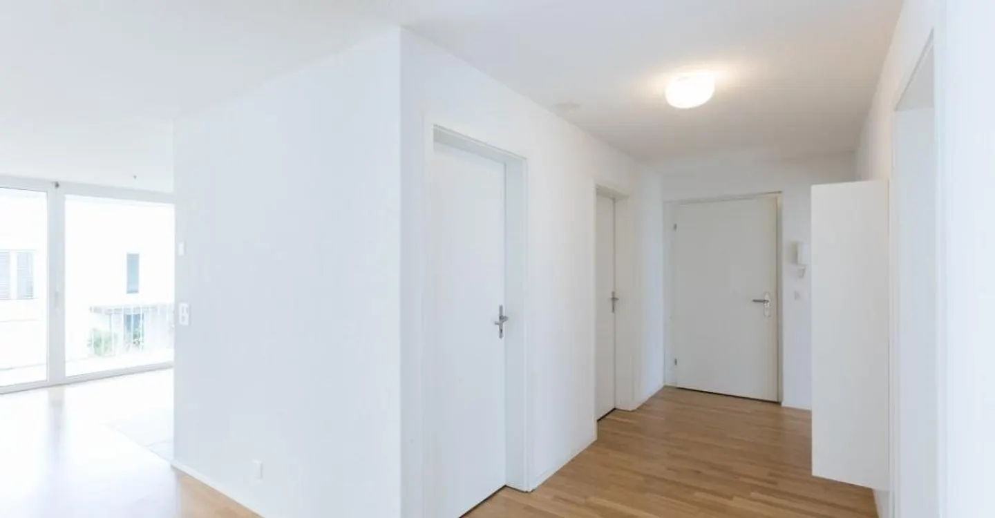 Vivere modernamente in una posizione soleggiata a Jegenstorf - Foto 7 di 10