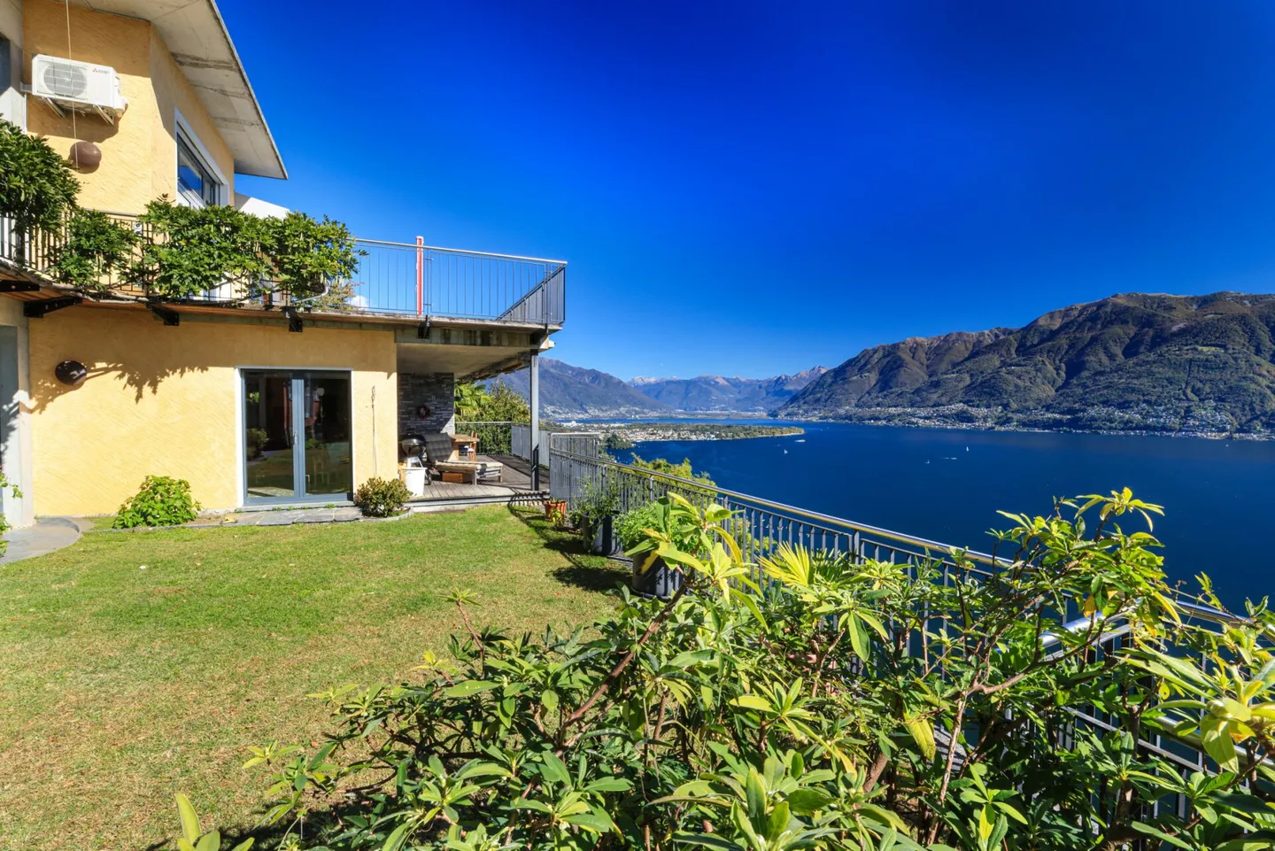 RONCO S/ASCONA - Villa with spectacular view of Lake Maggiore - Photo 13 of 16