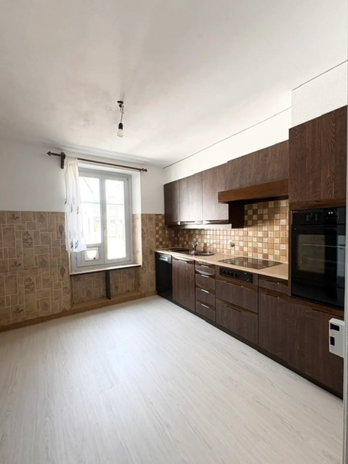 3.5 Room Apartment - Photo 7 of 11