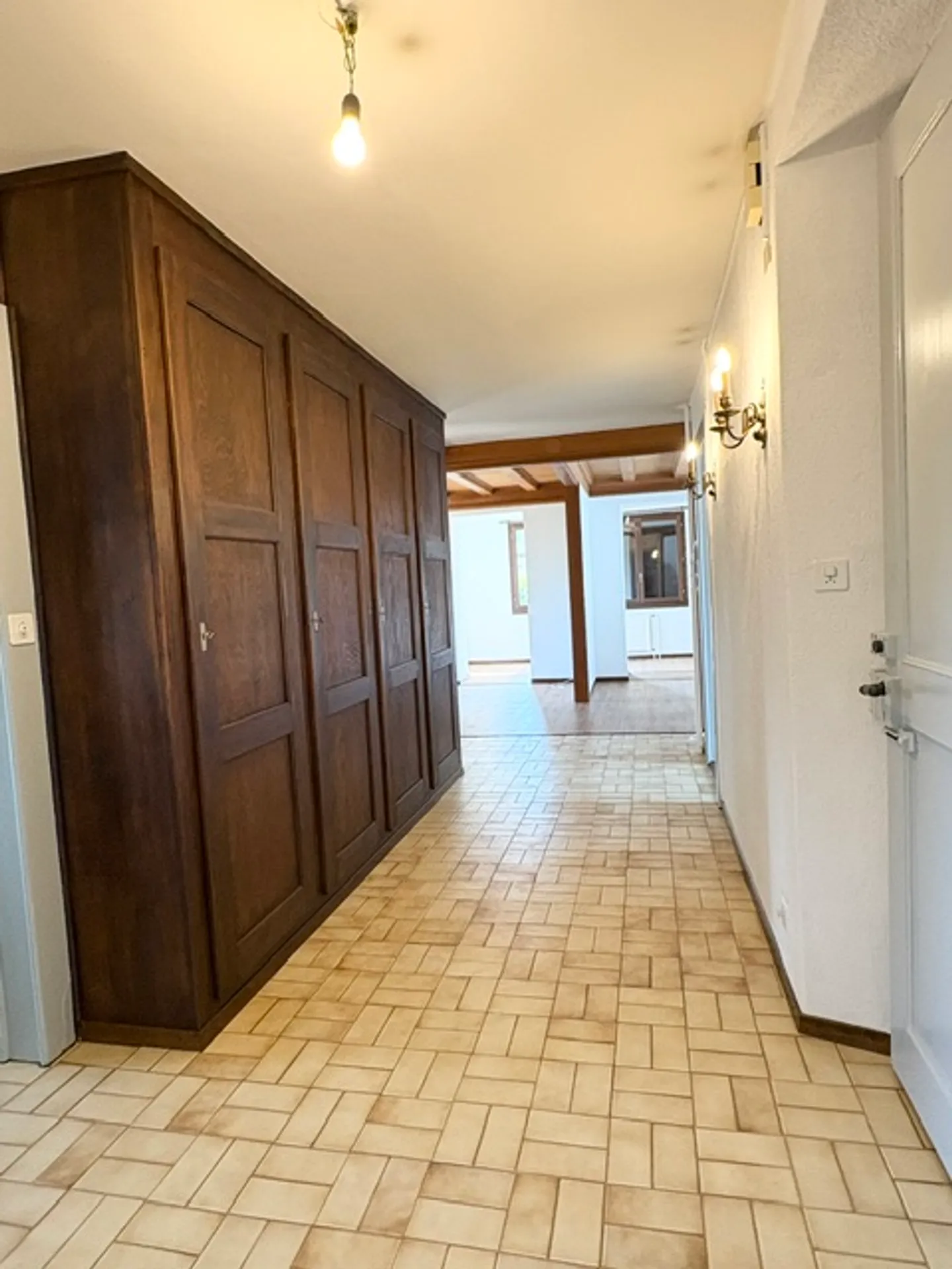 3.5 Room Apartment - Photo 4 of 11