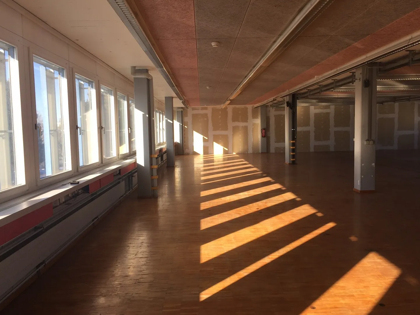 Office/Commercial Space in the BUG Area - Photo 3 of 12