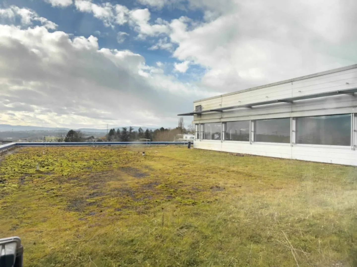 Vernier - 1,300 m2 Penthouse - IKEA Building - Photo 7 of 9