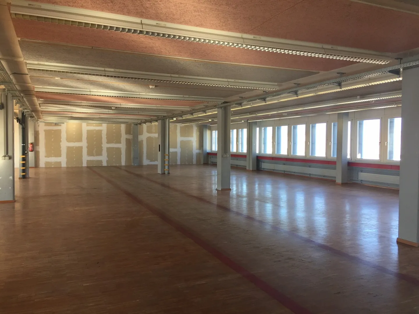 Office/Commercial Space in the BUG Area - Photo 4 of 12