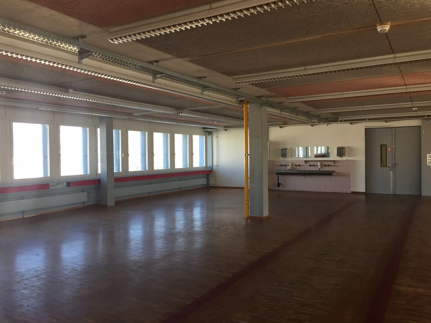 Office/Commercial Space in the BUG Area - Photo 6 of 12