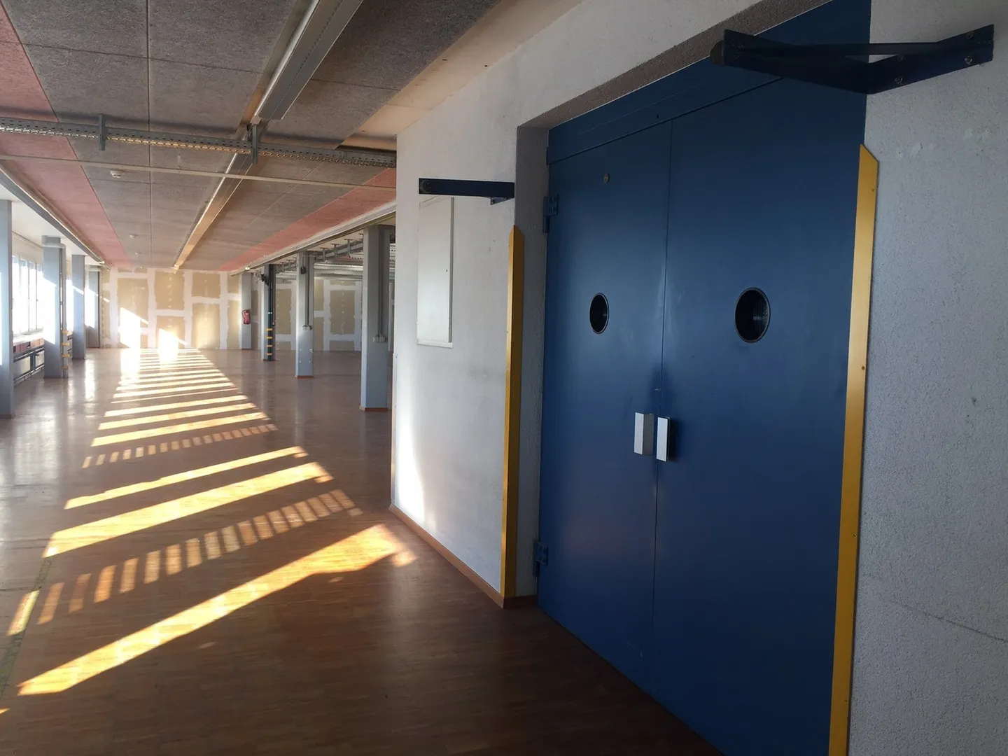 Office/Commercial Space in the BUG Area - Photo 7 of 12