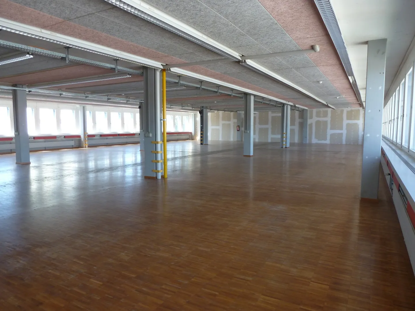 Office/Commercial Space in the BUG Area - Photo 11 of 12