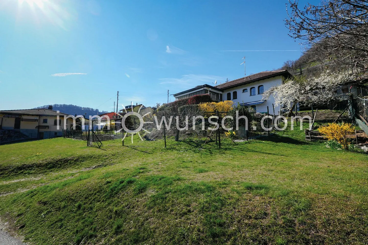 Two-Generation House with Building Reserve, 4 ½ Room Apartment on the Upper Floor and 2 ½ Room... - Photo 4 of 13