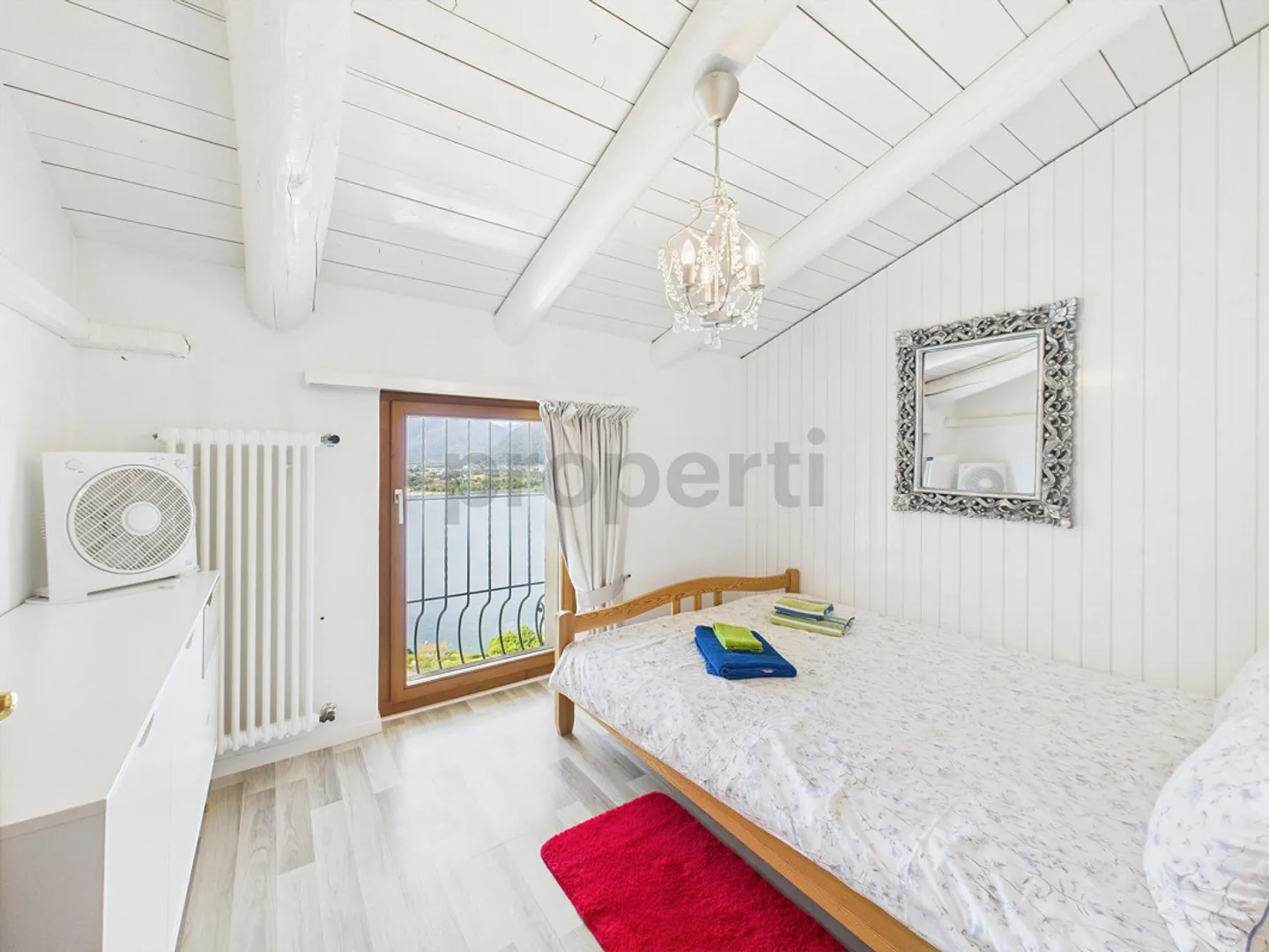 Elegant Villa with Lake View - Photo 8 of 14