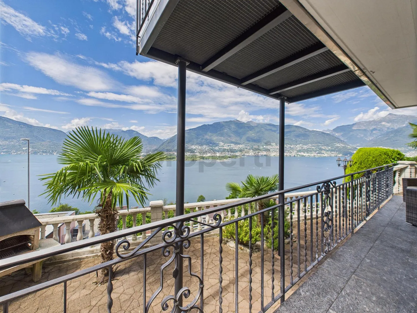 Elegant Villa with Lake View - Photo 13 of 14