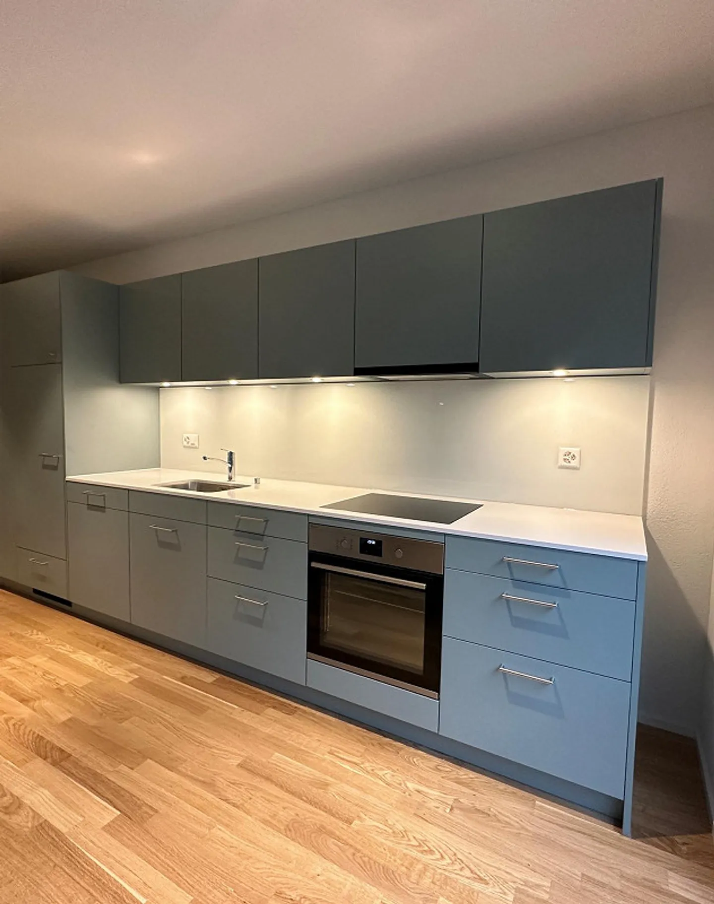 Vivre à Bâle : Appartement lumineux de 3,5 pièces au 3ème étage - Photo 3 sur 7