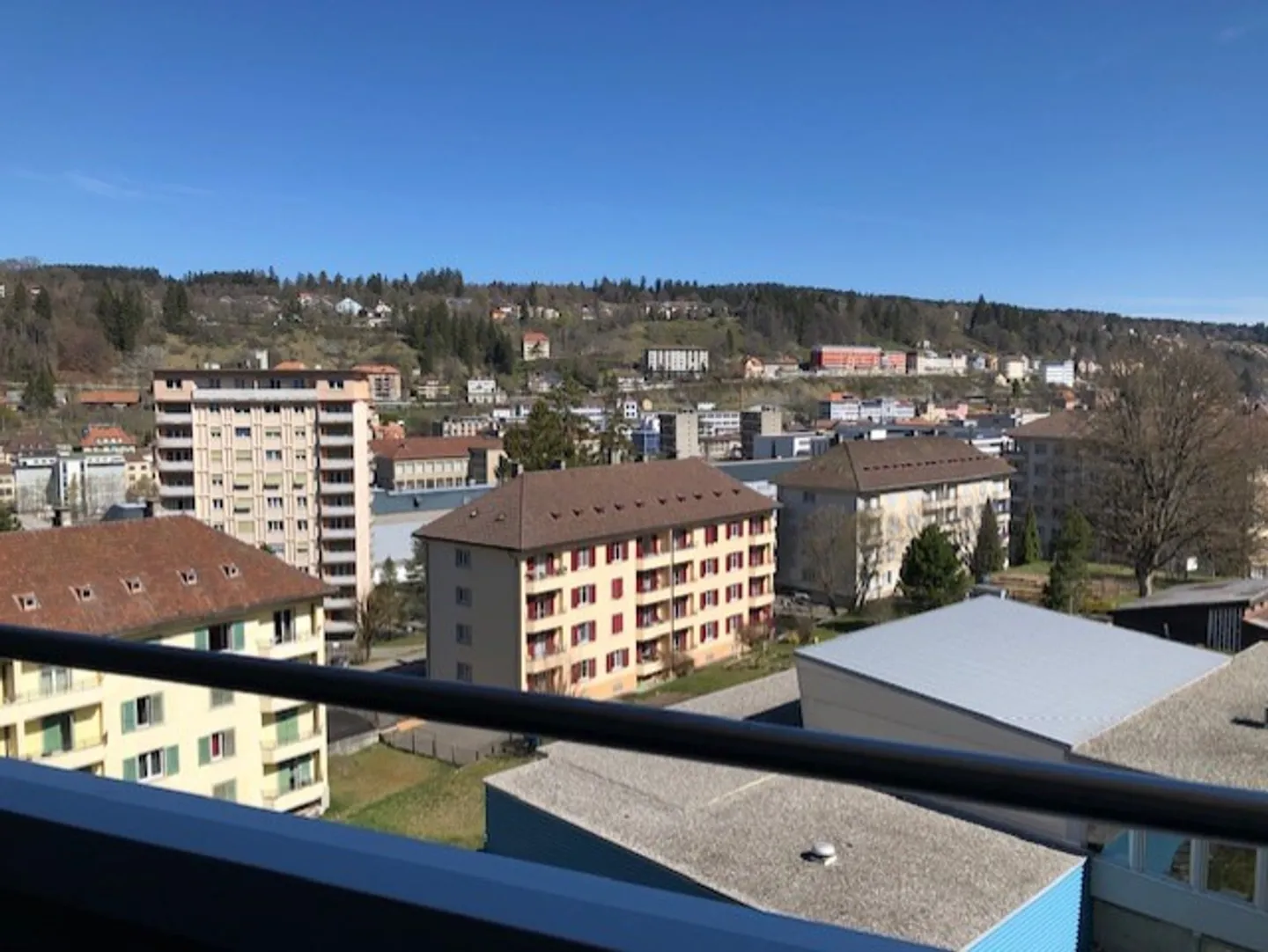 Agréable appartement de 3 pièces, Le Corbusier 14, Le Locle - Photo 9 sur 9