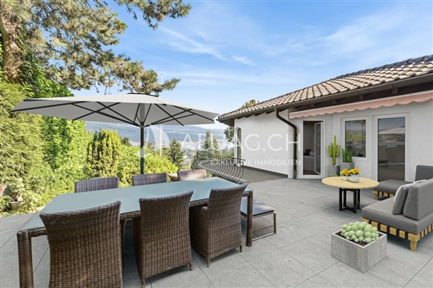 JEWEL OF BELLEVUE WITH LAKE VIEW AND GARDEN - Photo 9 of 11