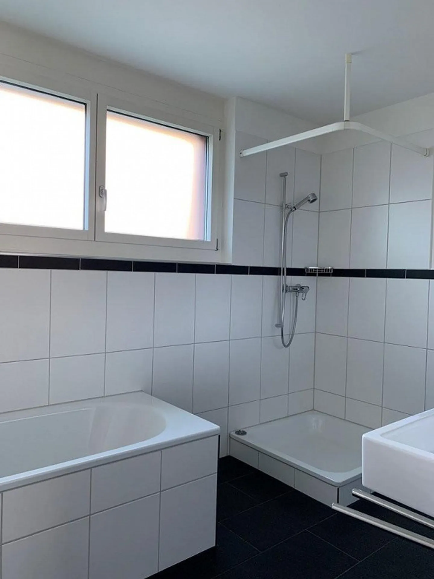 Charming, sunny apartment with terrace - Photo 5 of 6