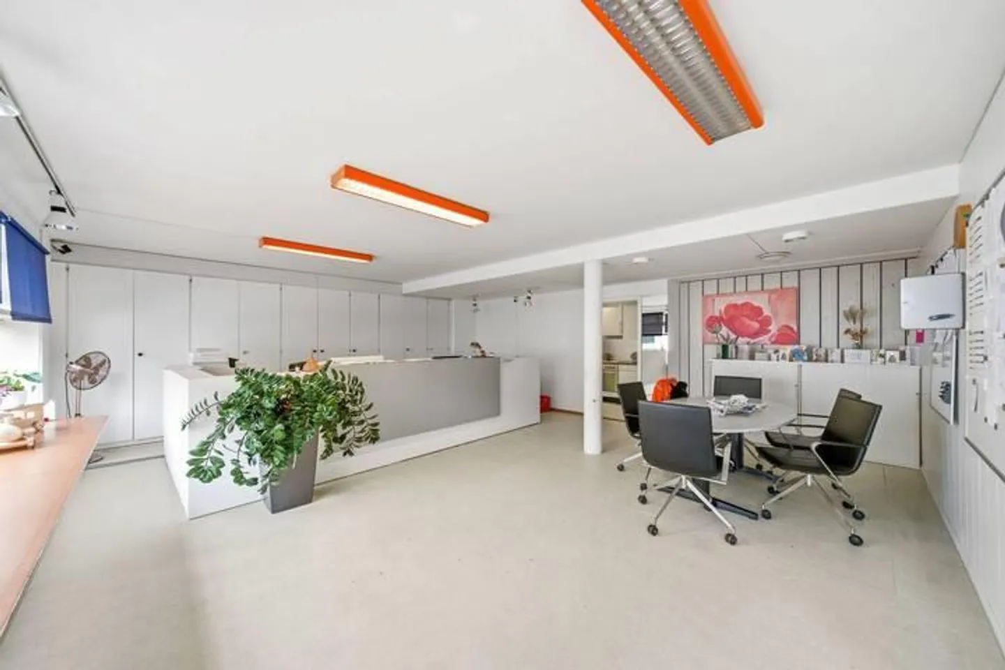 MULTIFUNCTIONAL HOUSE IN THE CENTER - Photo 7 of 9