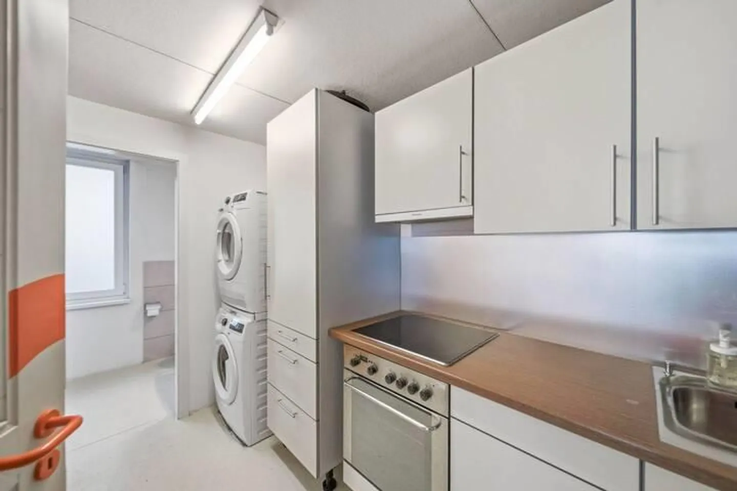 MULTIFUNCTIONAL HOUSE IN THE CENTER - Photo 8 of 9