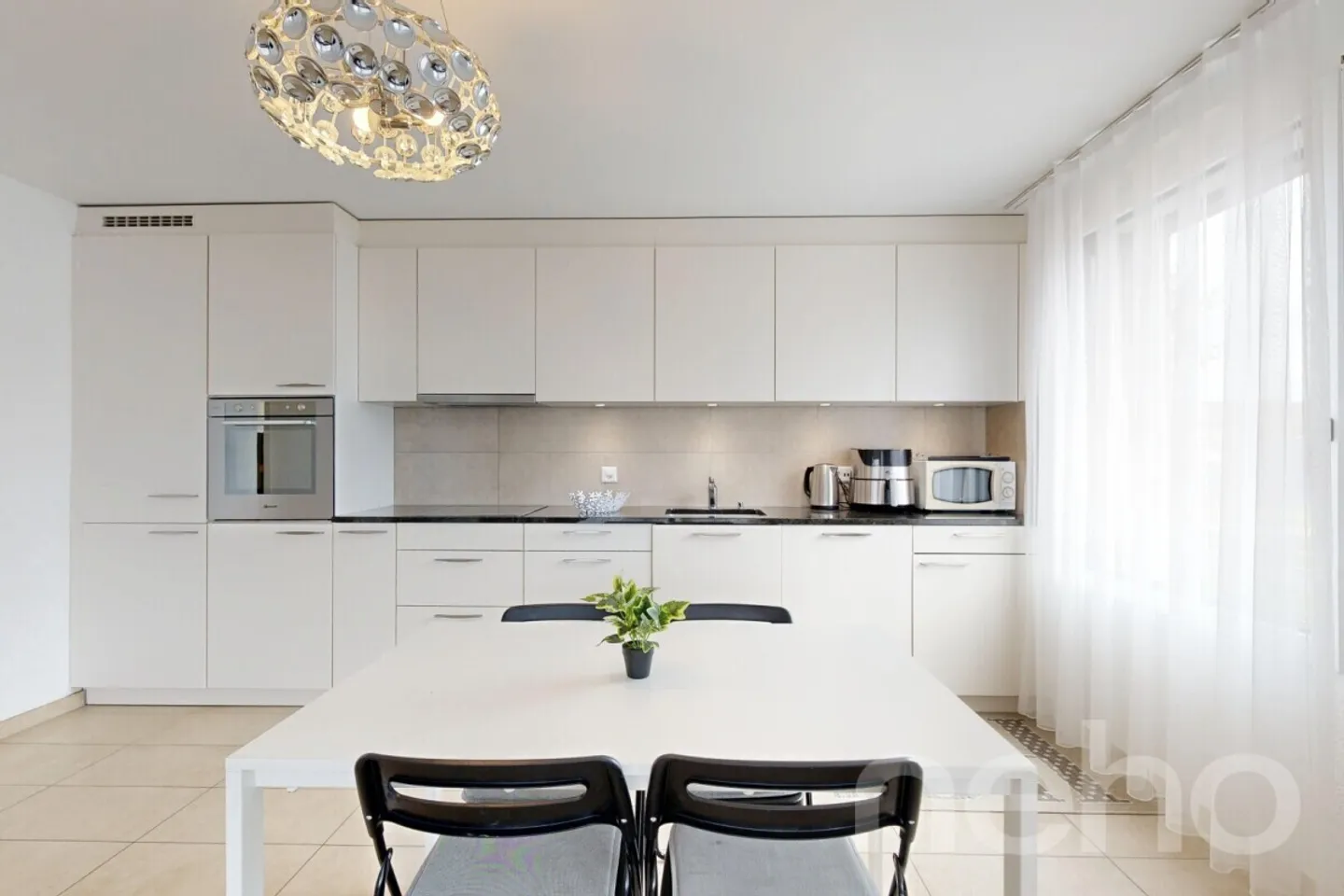 Helle 4,5-Zimmer-Wohnung mit Balkon in Payerne - Foto 3 von 12