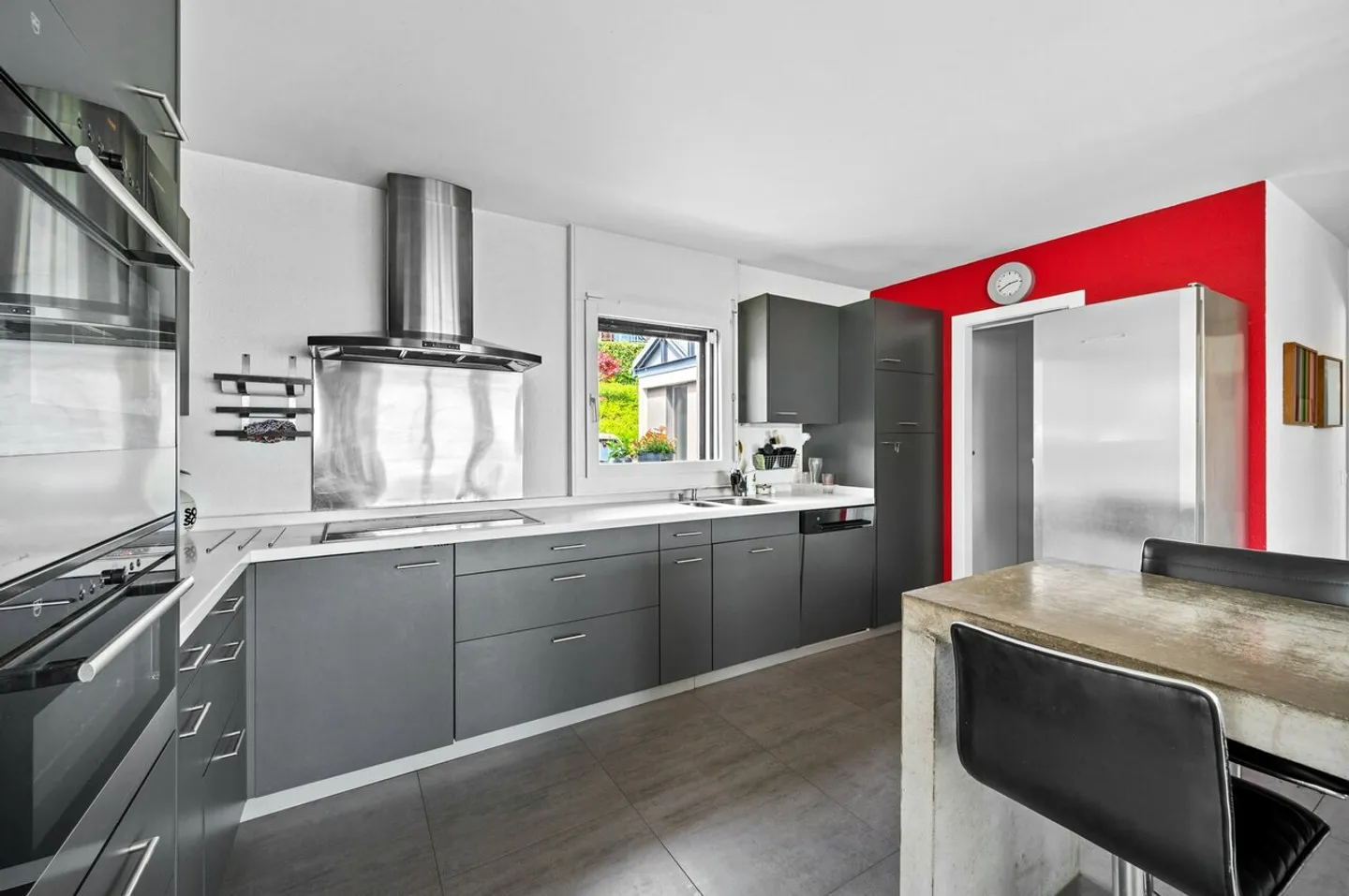 Zeitgenössische Villa mit Blick auf den See und die Alpen - Foto 7 von 41