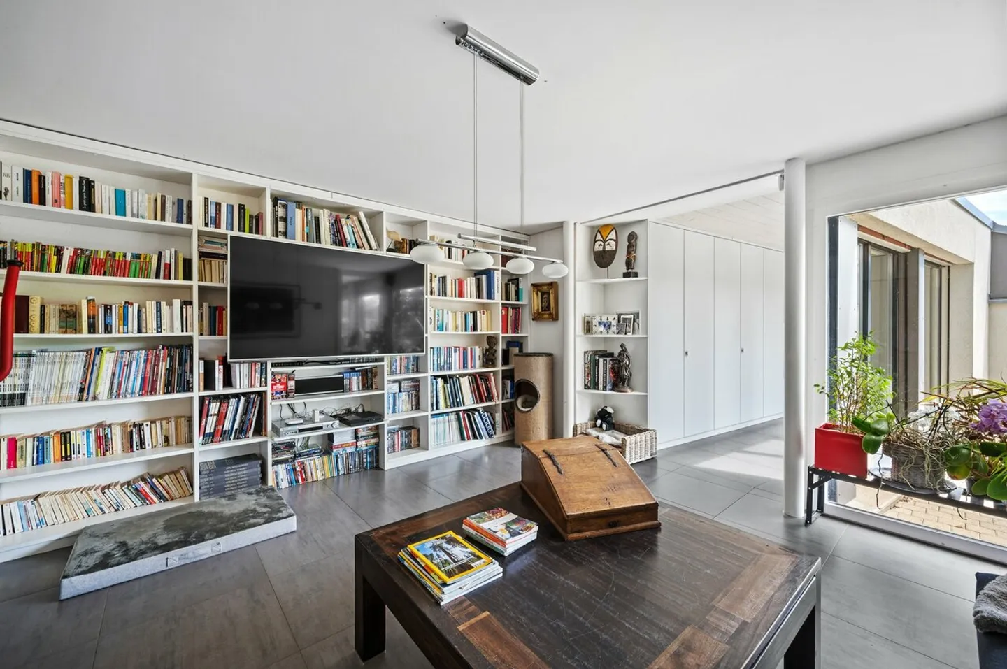 Zeitgenössische Villa mit Blick auf den See und die Alpen - Foto 10 von 41