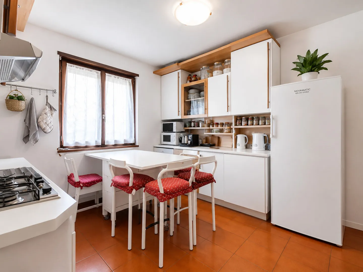 Maison mitoyenne avec 6,5 pièces et jardin à Castel San Pietro - Photo 3 sur 13