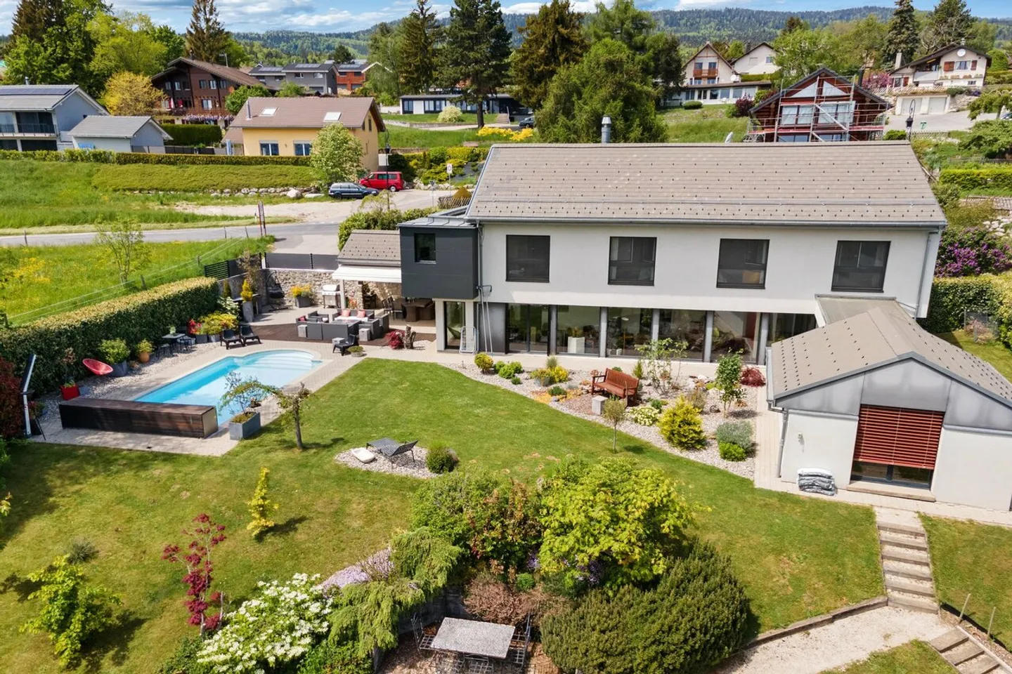 Zeitgenössische Villa mit Blick auf den See und die Alpen - Foto 29 von 41