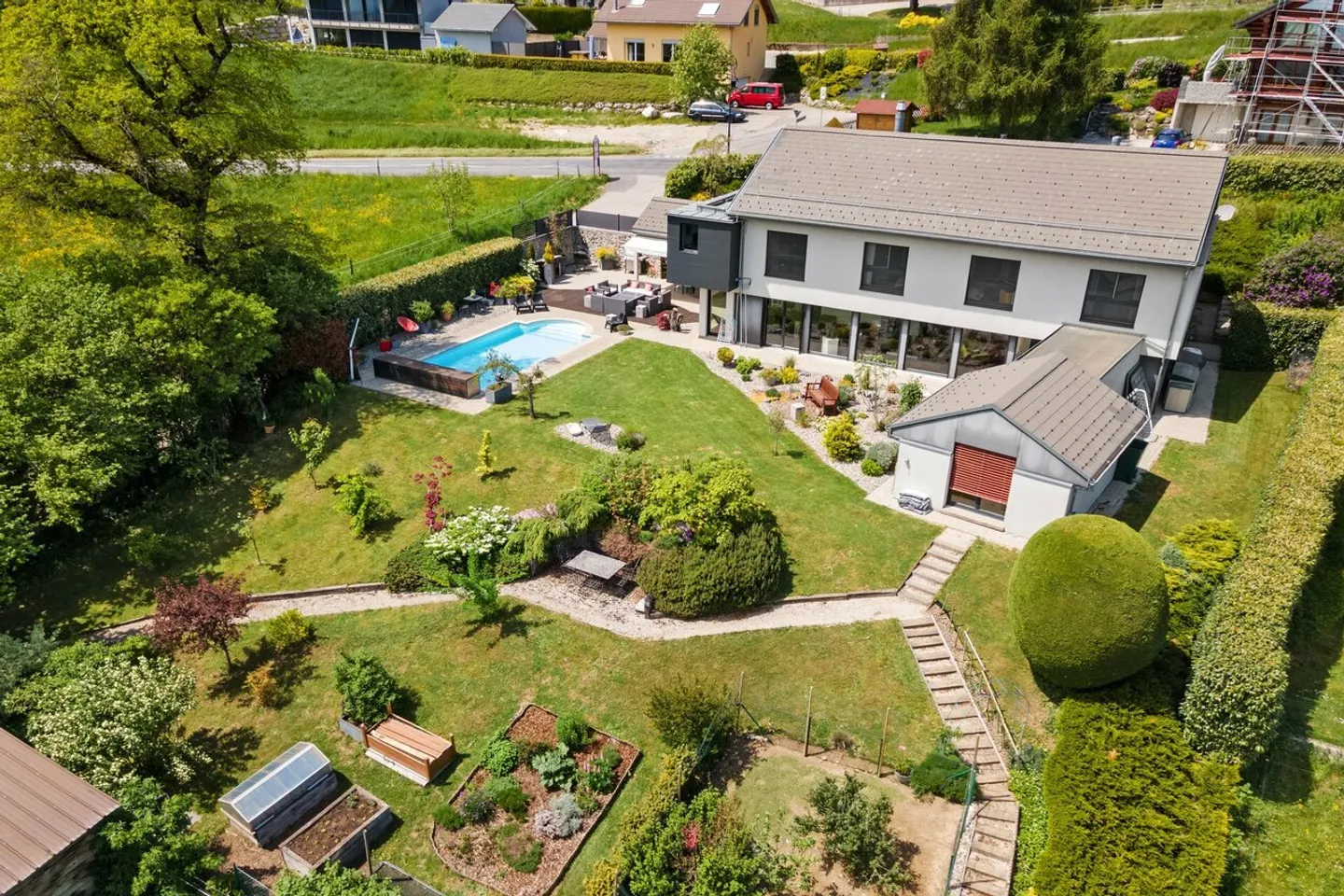 Zeitgenössische Villa mit Blick auf den See und die Alpen - Foto 37 von 41