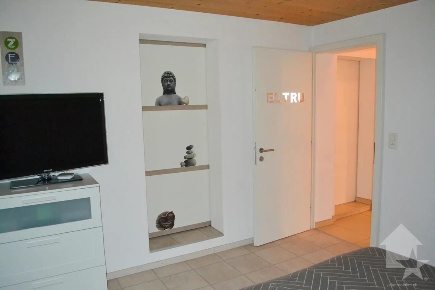 Beautiful renovated village house with taste, 5.5 rooms over 2 floors - Photo 8 of 13