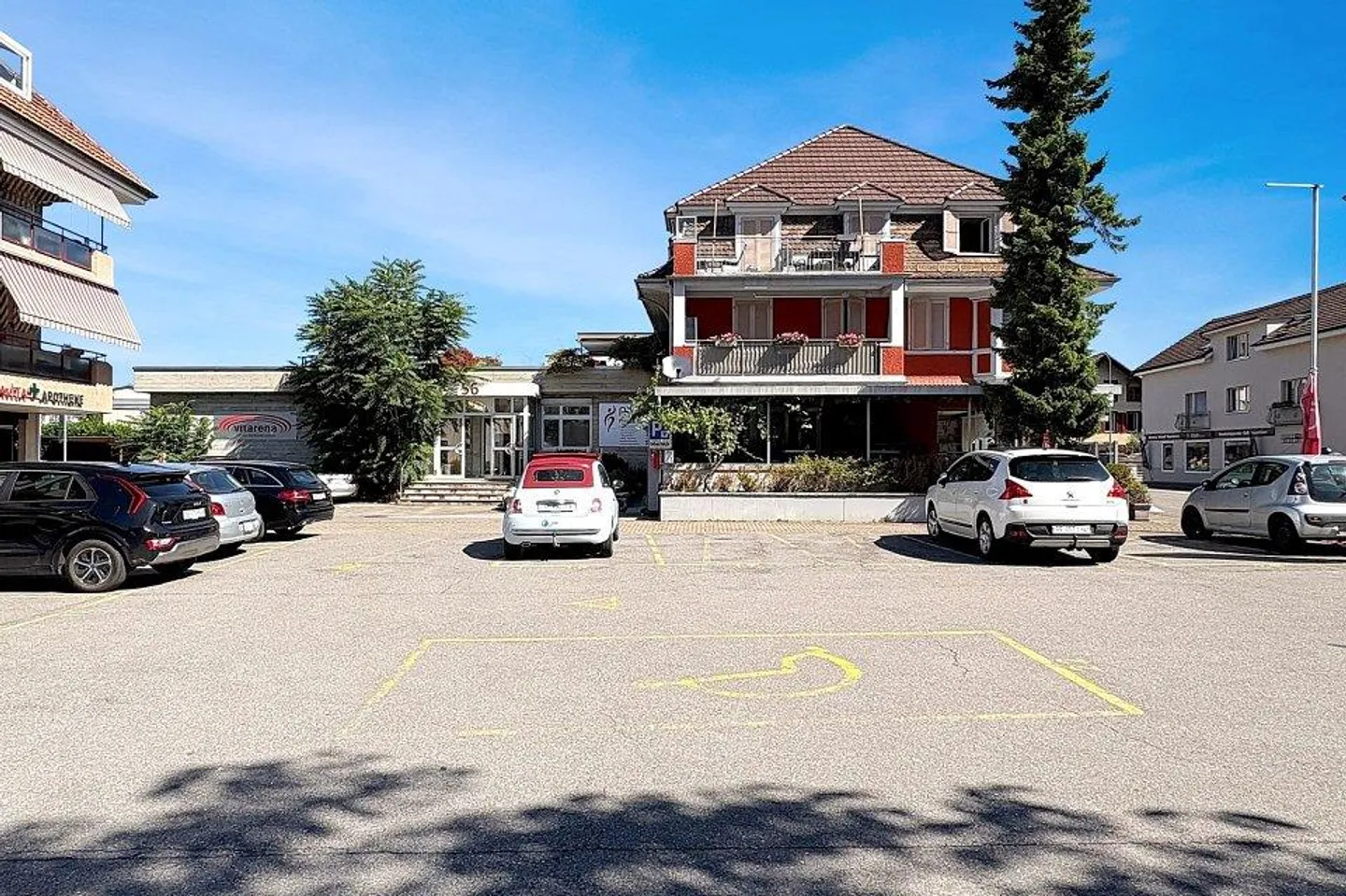 Investment property in prime location in Thun - Living & Commercial perfectly combined - Photo 4 of 11