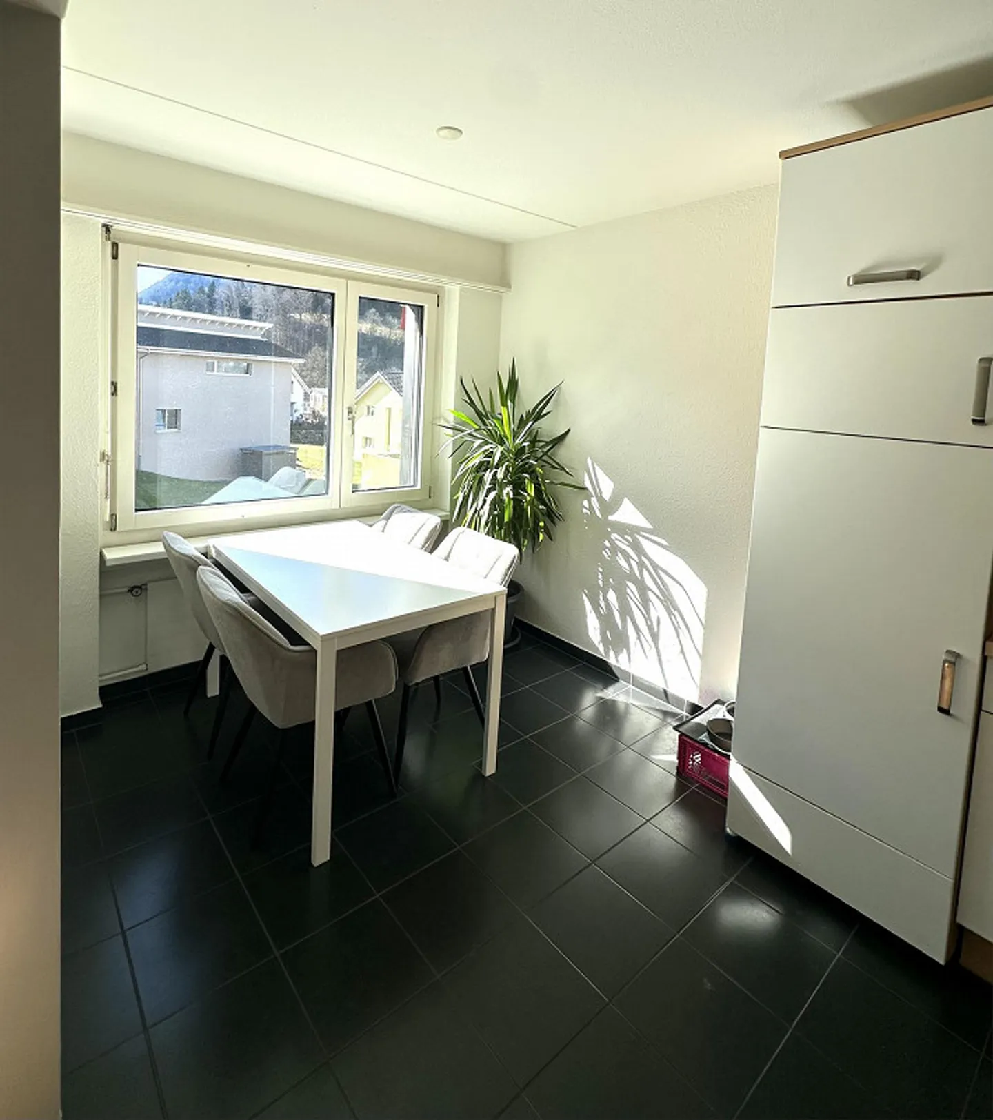 Luminoso appartamento di 2,5 stanze con balcone nel verde - Foto 5 di 7