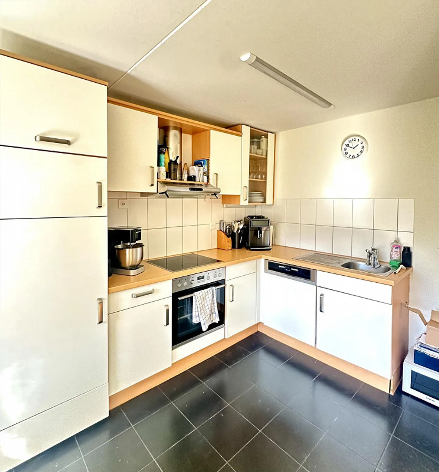 Luminoso appartamento di 2,5 stanze con balcone nel verde - Foto 4 di 7