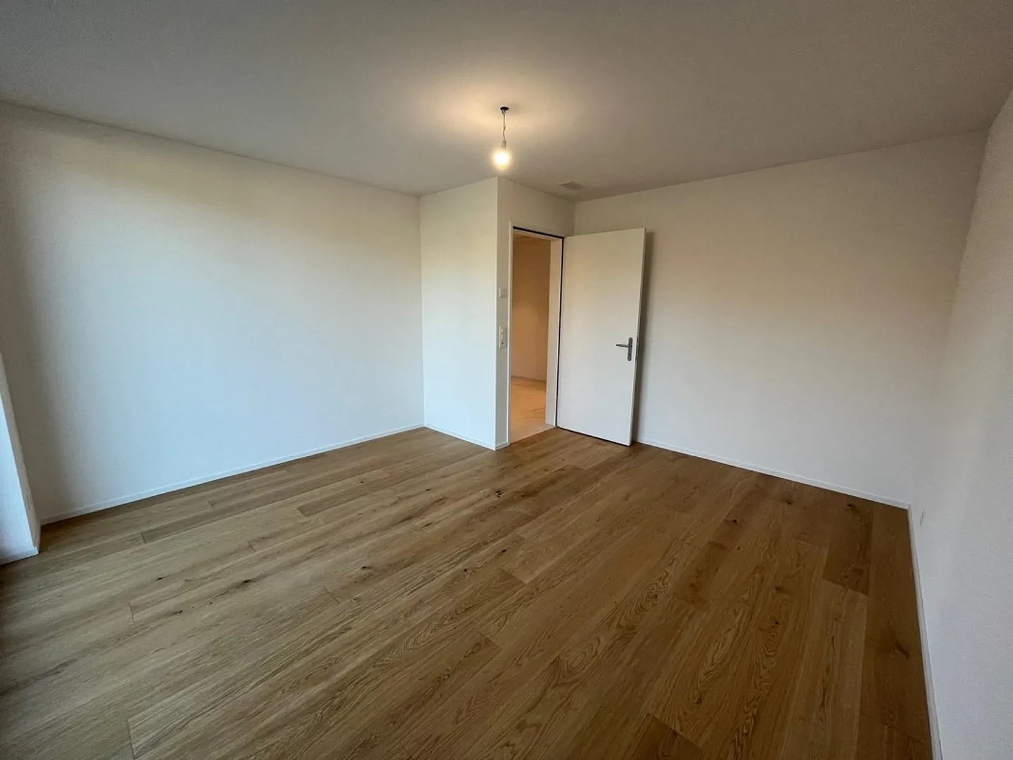 Appartement de jardin spacieux de 2,5 pièces avec jardin privé - Photo 1 sur 7