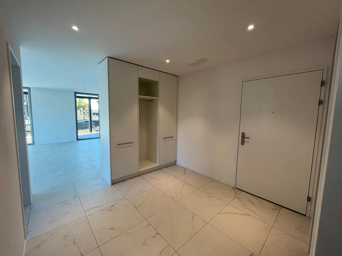 Appartement de jardin spacieux de 2,5 pièces avec jardin privé - Photo 4 sur 7