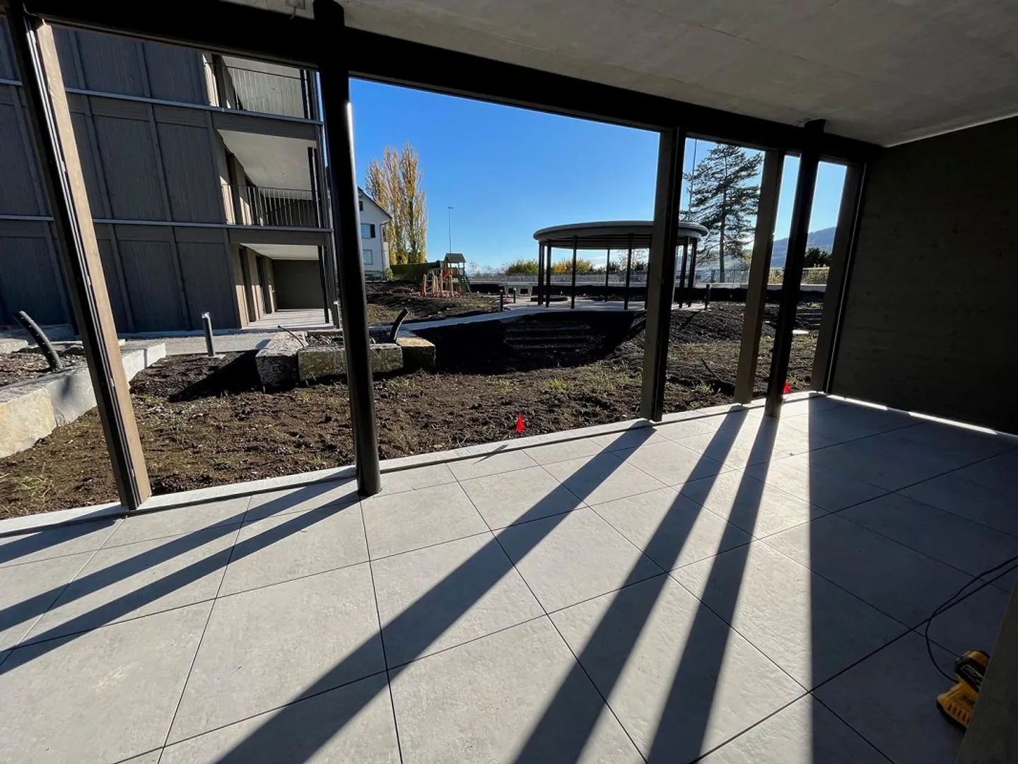 Appartement de jardin spacieux de 2,5 pièces avec jardin privé - Photo 5 sur 7