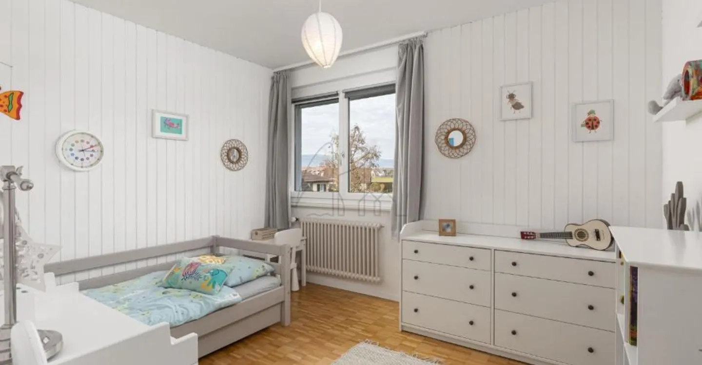 Spazioso appartamento di 5 locali con giardino - Foto 7 di 11