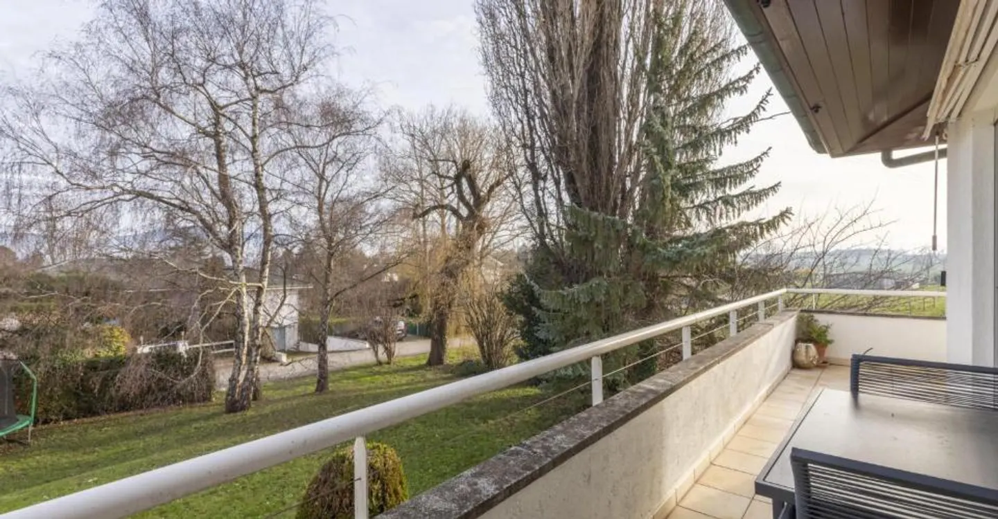 Spazioso appartamento di 5 locali con giardino - Foto 9 di 11