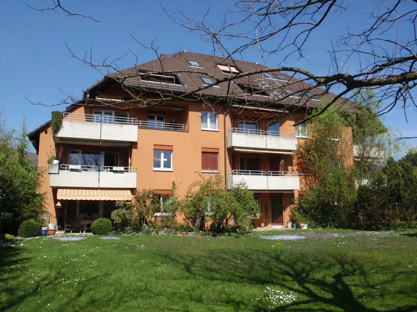 Appartement 2.5 pièces - Foto 1 von 6