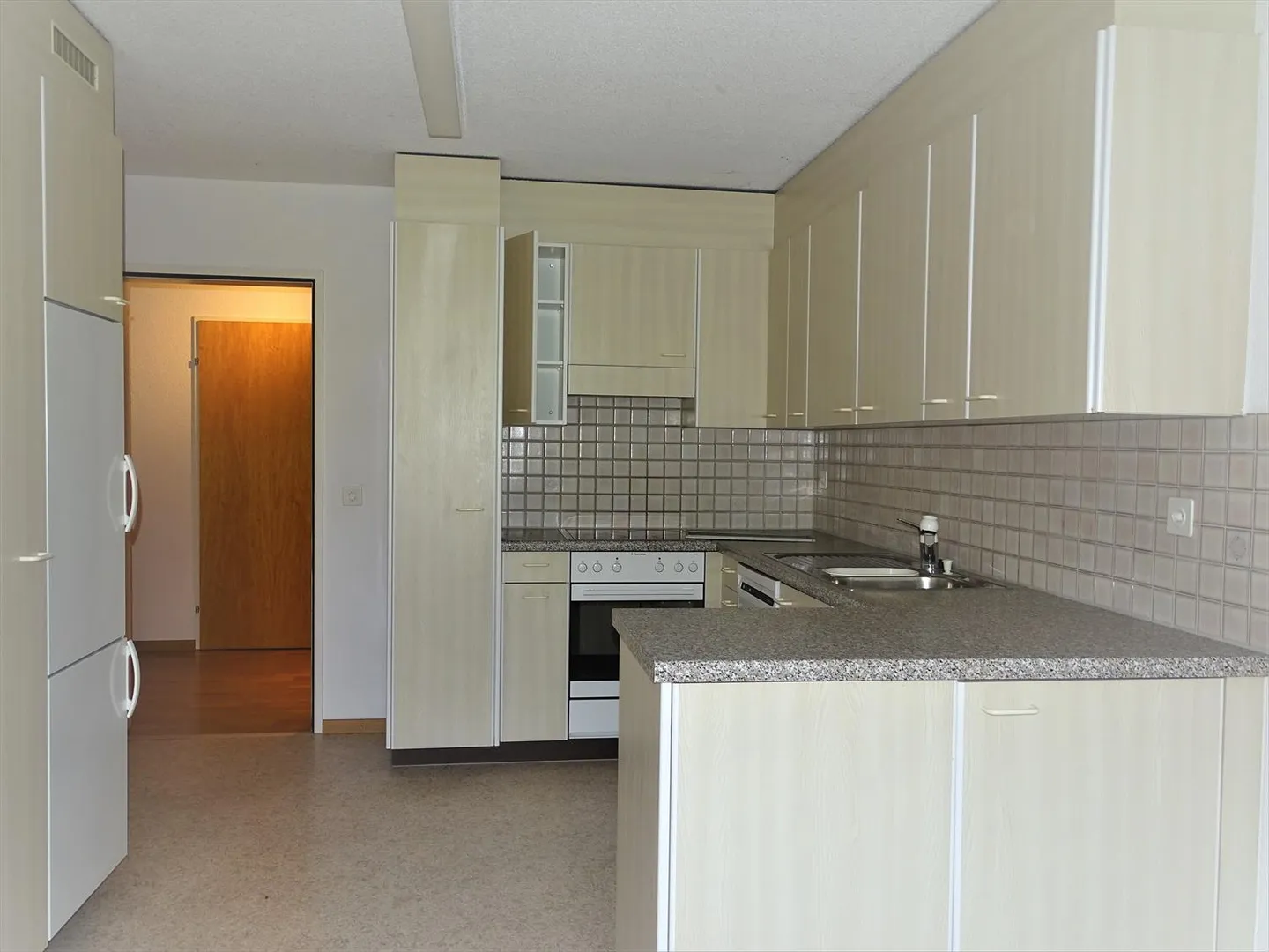 Appartement 2.5 pièces - Foto 3 von 6