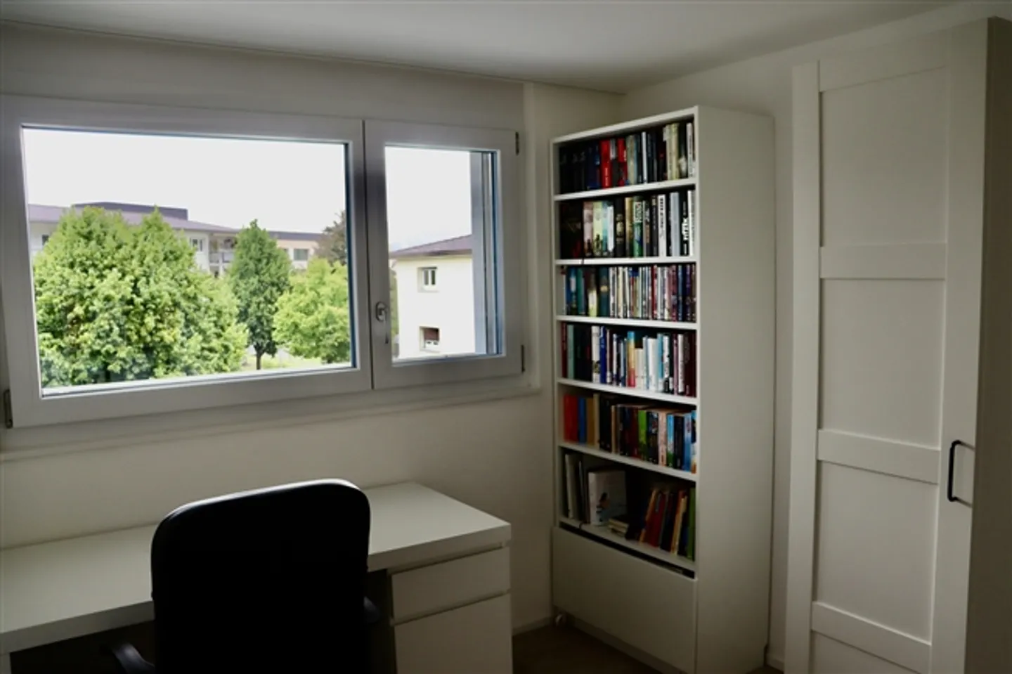 3½ STANZA APPARTAMENTO A SURSEE (LU), ARREDATO, TEMPORANEO - Foto 4 di 9