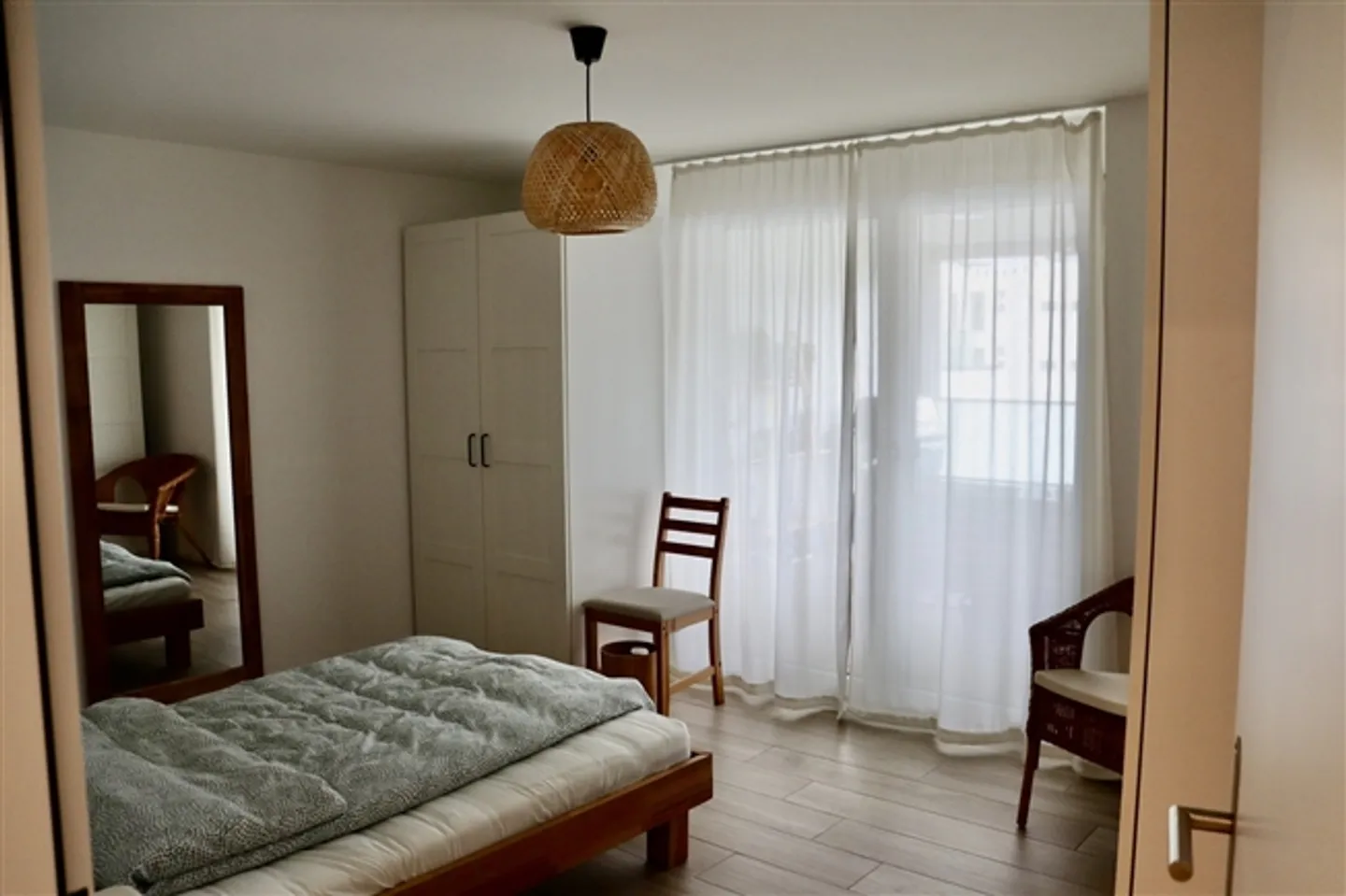 3½ STANZA APPARTAMENTO A SURSEE (LU), ARREDATO, TEMPORANEO - Foto 6 di 9