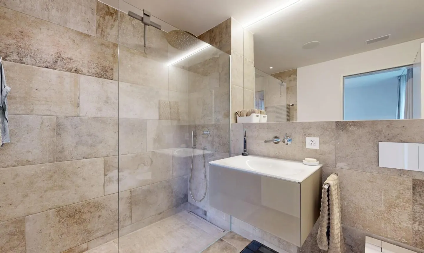 Like-new 3.5-room apartment with smart home - Photo 9 of 11