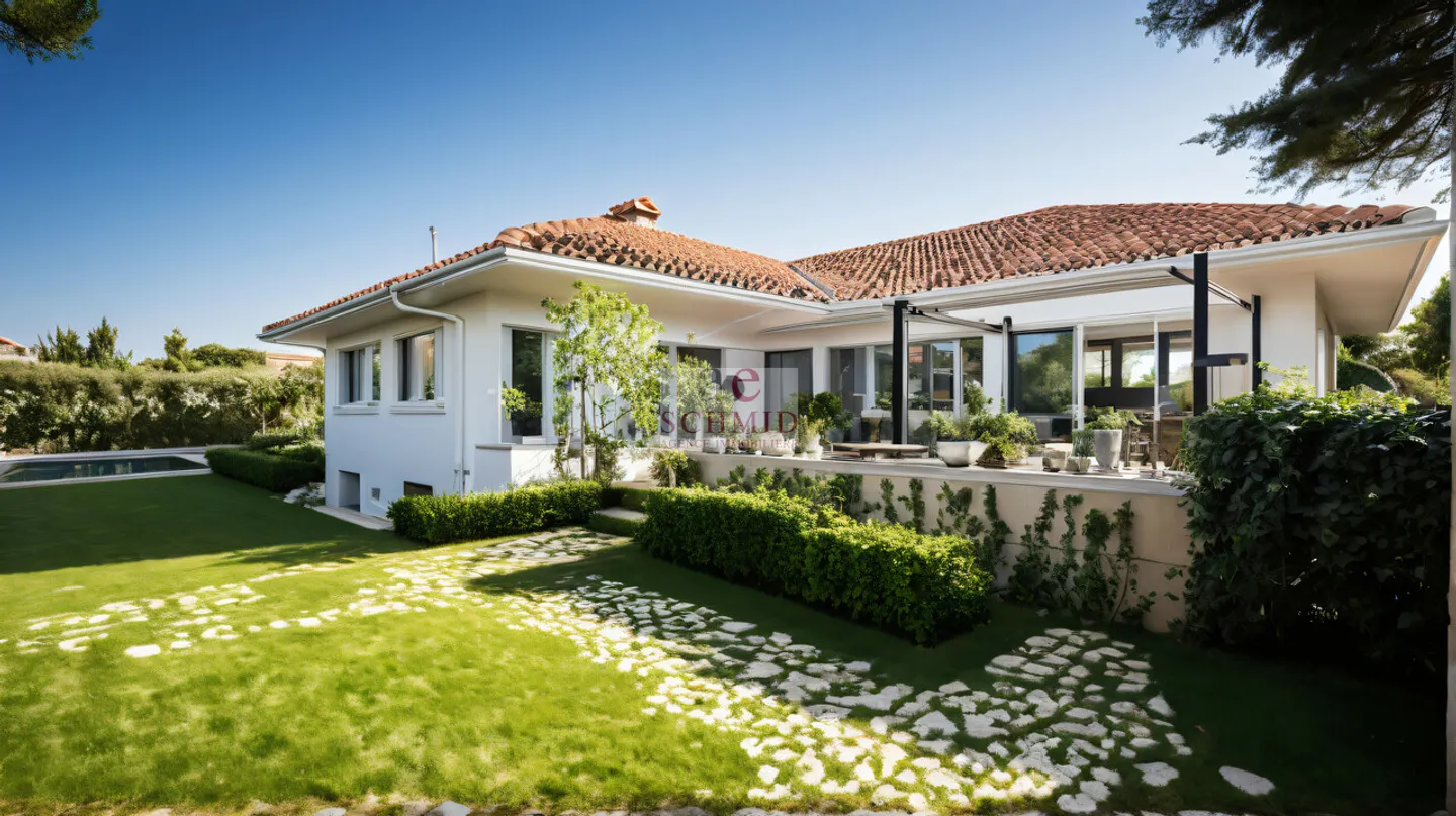 Villa indipendente con piscina da ristrutturare - Foto 4 di 9