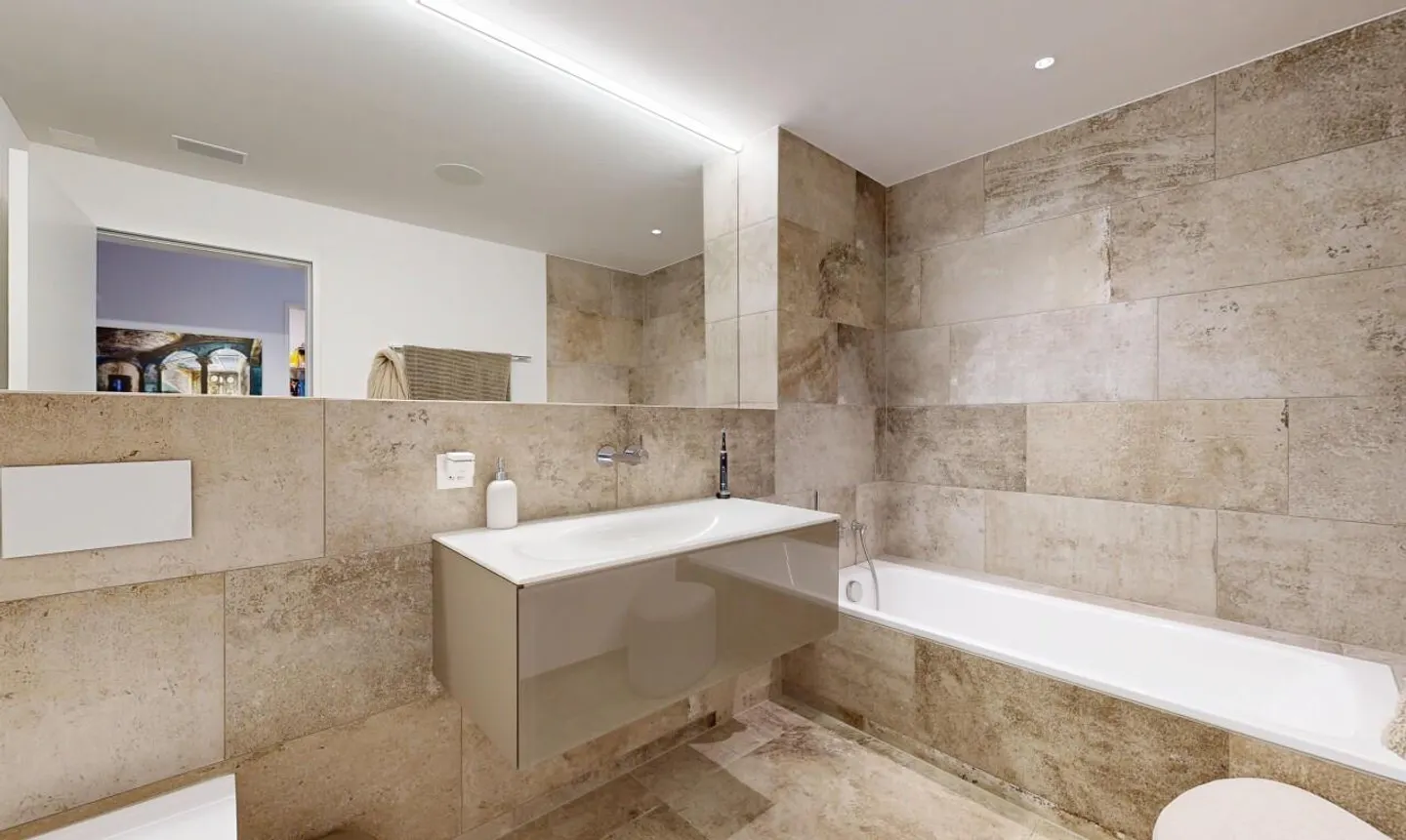 Like-new 3.5-room apartment with smart home - Photo 10 of 11
