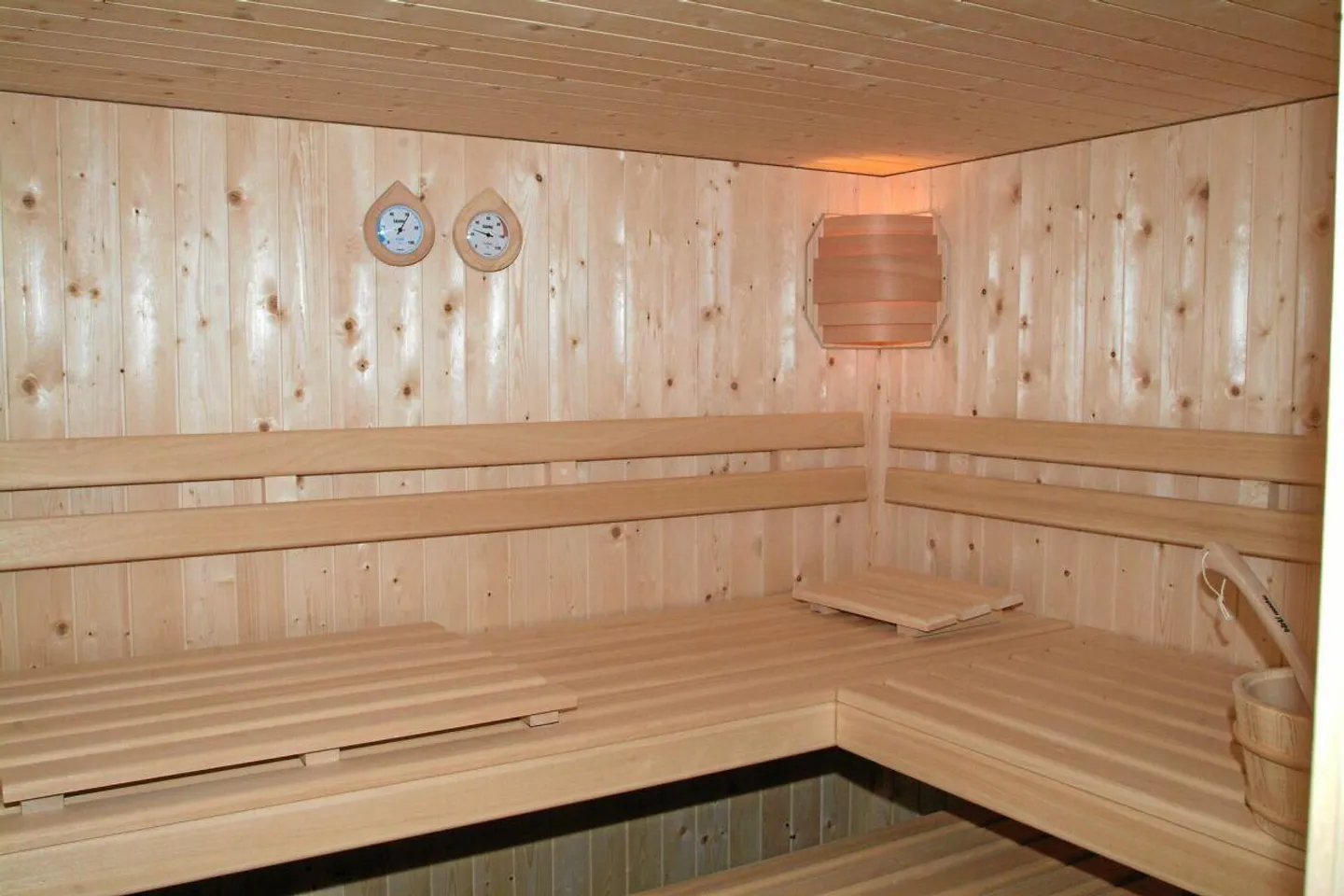 Alpine Eleganz - Exklusive Villa in den Bündner Bergen - Foto 10 von 13