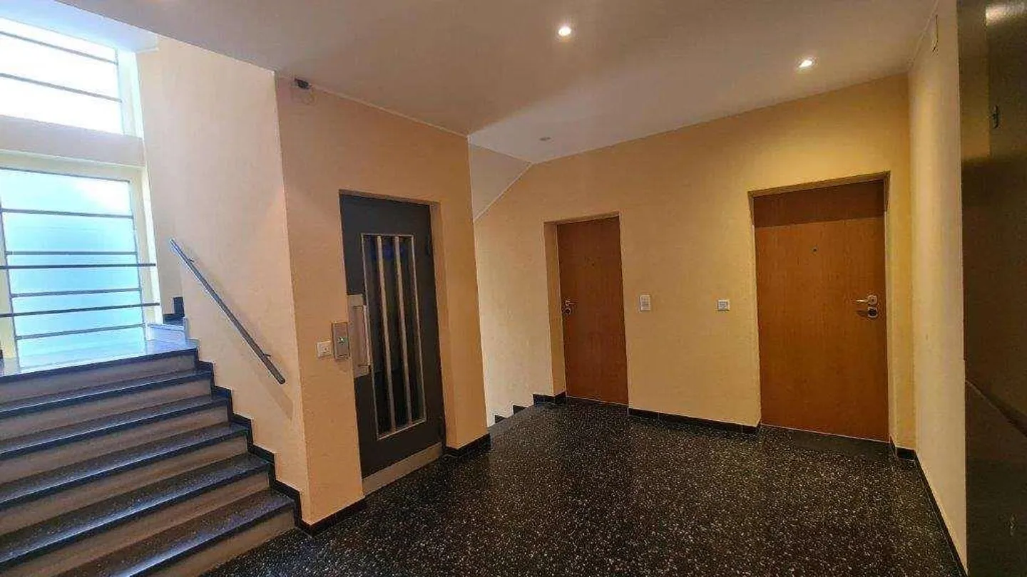 CHIASSO CENTRO: APPARTAMENTI RISTRUTTURATI DA 2,5 A 4,5 STANZE - Foto 2 di 10