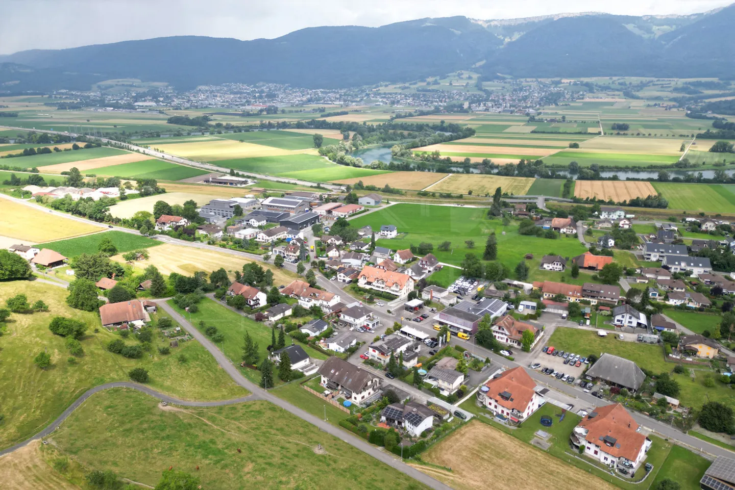 Appartamento moderno 4,5 locali a Leuzigen - Foto 2 di 13