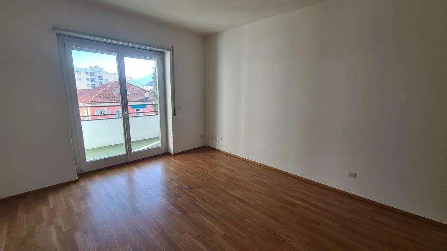 CHIASSO CENTRO: APPARTAMENTI RISTRUTTURATI DA 2,5 A 4,5 STANZE - Foto 7 di 10