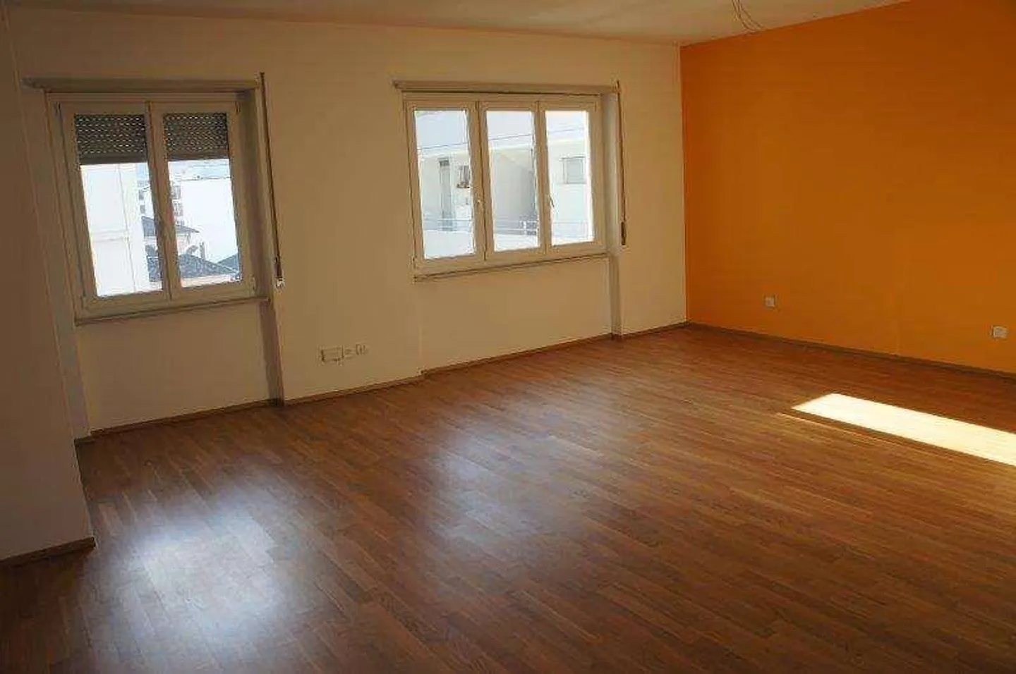 CHIASSO CENTRO: APPARTAMENTI RISTRUTTURATI DA 2,5 A 4,5 STANZE - Foto 8 di 10