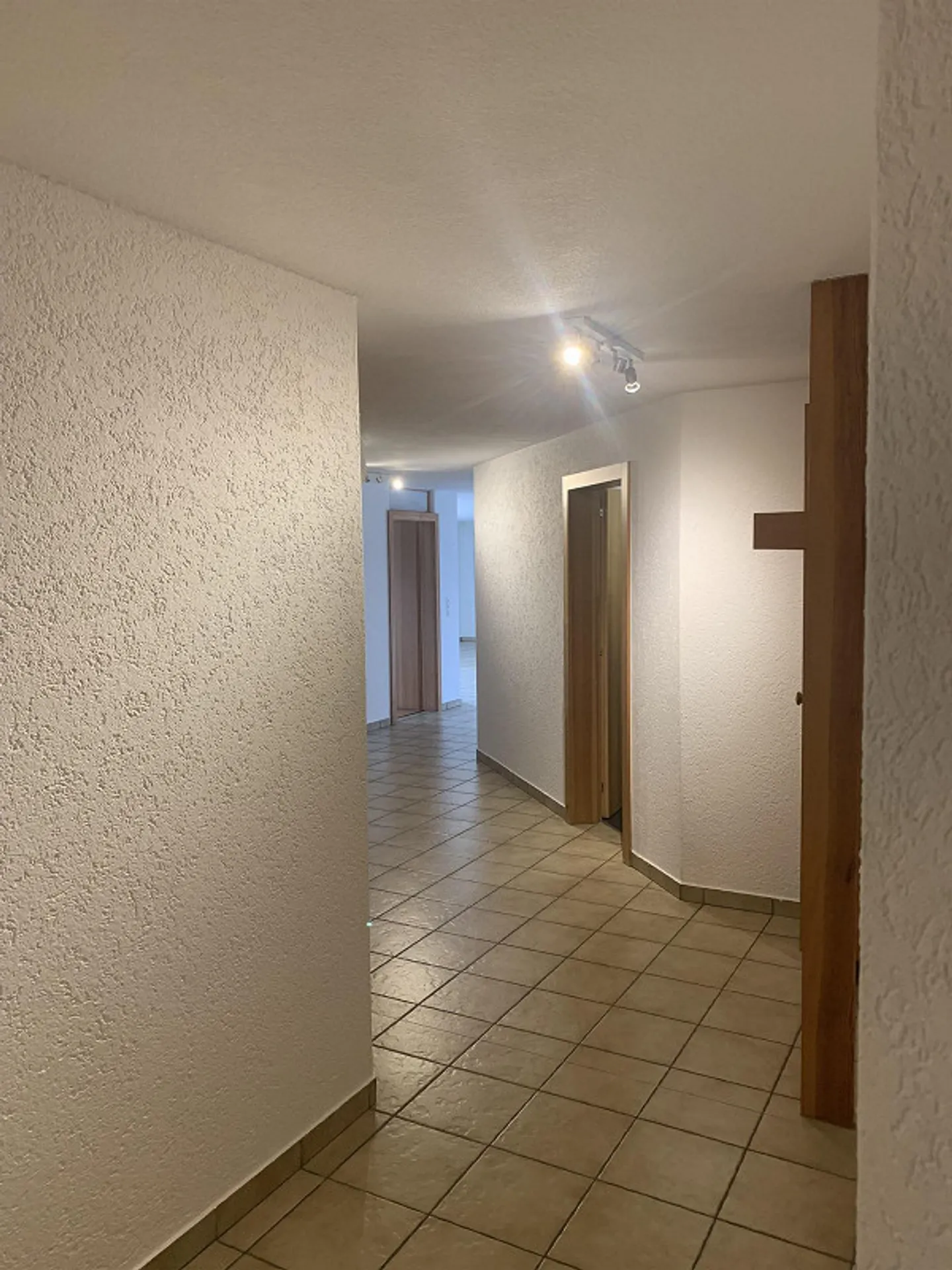 Très grand appartement en duplex de 5 1/2 pièces, situé au centre - Photo 1 sur 15