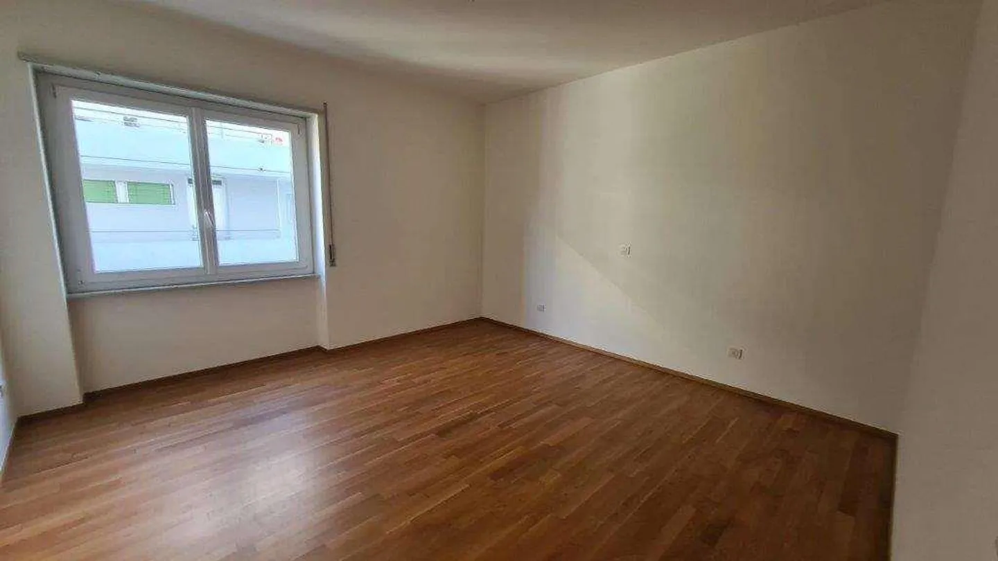 CHIASSO CENTRO: APPARTAMENTI RISTRUTTURATI DA 2,5 A 4,5 STANZE - Foto 9 di 10